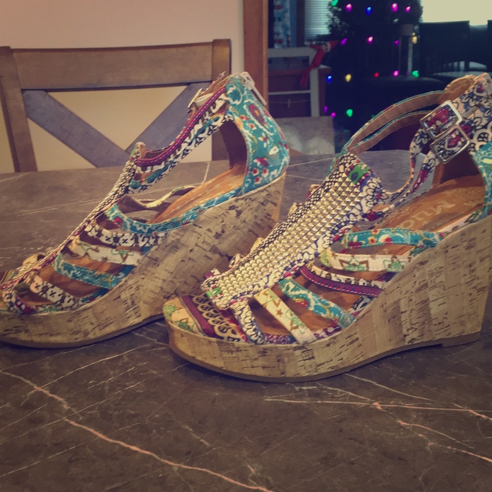 Mudd sandal wedges